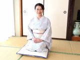 和服姿の爆乳おばさん！アダルトグッズのモニターからあれよあれよのAV出演！緊張から人生最高イキ過ぎ性交！